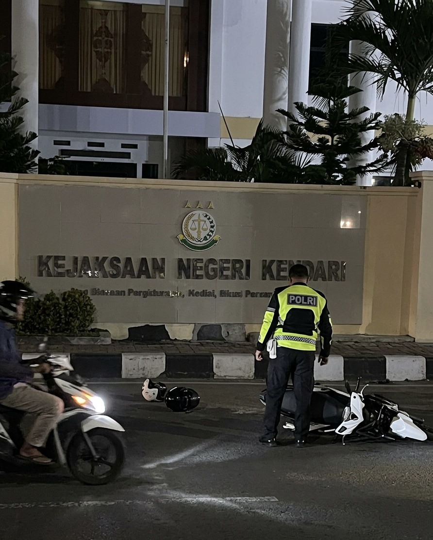 Pembalap Liar Bonceng Tiga di Eks MTQ Kendari Jatuh Tabrak Warga Bukan Ditendang Petugas